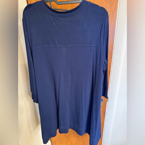 New With Tags, Beautiful Navy Women's Tunic, Size 14, 3/4 Sleeves & V-Neckline - Picture 15 of 17